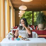 Gesundhotel Bad رويتى