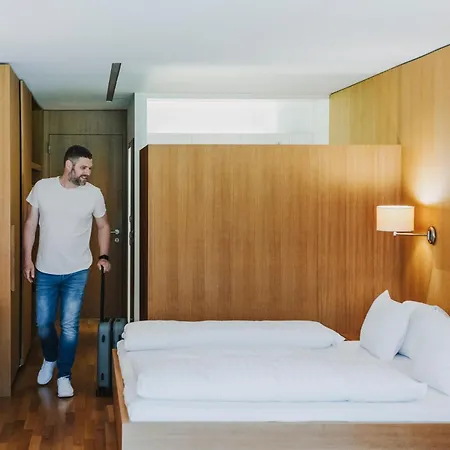 Gesundhotel Bad فندق رويتى